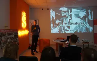 Wyjazd klubowicz&oacute;w i moderator&oacute;w DKK z Opatowca i Nowego Korczyna na konferencję w Sandomierzu  26