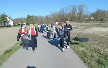 Sprzątanie świata w Gminie Opatowiec 2025 182