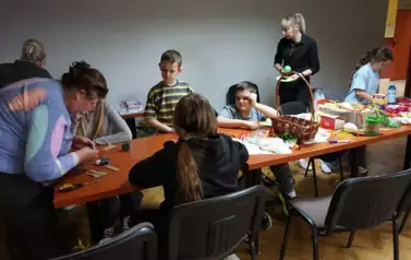 Międzypokoleniowe Warsztaty Wielkanocne w Opatowcu 17