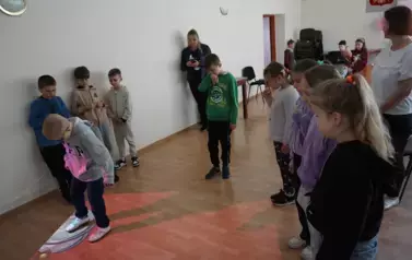 Spektakl teatralny &bdquo;Wyobraźnia czeka ukryta w bibliotekach&rdquo; w ramach Tygodnia Bibliotek 6