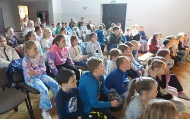 Spektakl teatralny &bdquo;Wyobraźnia czeka ukryta w bibliotekach&rdquo; w ramach Tygodnia Bibliotek 18