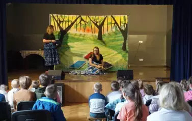 Spektakl teatralny &bdquo;Wyobraźnia czeka ukryta w bibliotekach&rdquo; w ramach Tygodnia Bibliotek 23