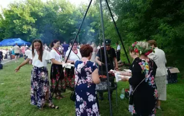 Wianki nad Wisłą w Opatowcu &ndash; barwna tradycja i święto jedności z naturą 8