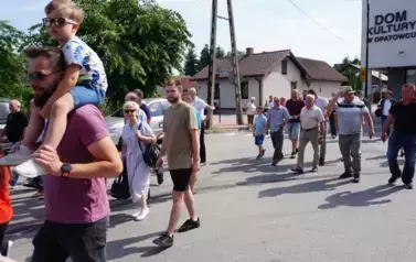 Wianki nad Wisłą w Opatowcu &ndash; barwna tradycja i święto jedności z naturą 69