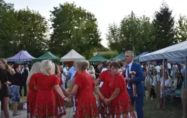 Aparat 1 - Dożynki Gminne w Kocinie - rolnicy podziękowali za plony 9