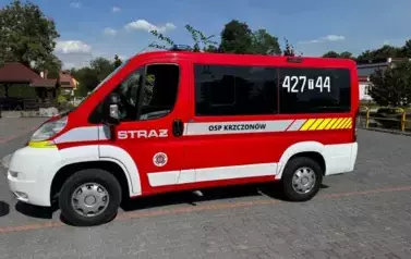 Nowy w&oacute;z strażacki dla OSP Krzczon&oacute;w 5