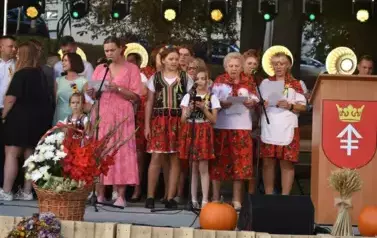 Dożynki Gminno-Powiatowe w Czarnocinie 8