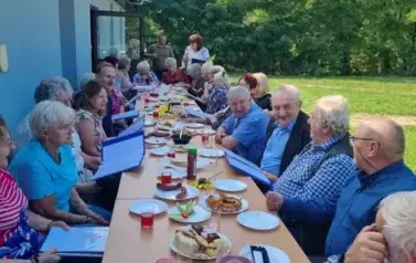 Wizyta senior&oacute;w ze Skalbmierza w Klubie Seniora w Kocinie 1