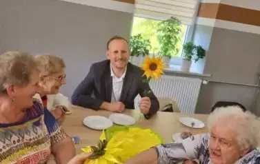 Wizyta senior&oacute;w ze Skalbmierza w Klubie Seniora w Kocinie 7