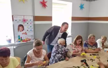 Wizyta senior&oacute;w ze Skalbmierza w Klubie Seniora w Kocinie 11