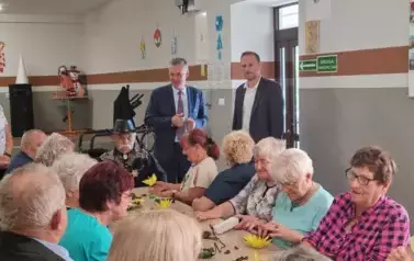 Wizyta senior&oacute;w ze Skalbmierza w Klubie Seniora w Kocinie 17