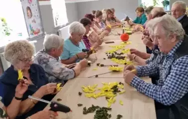 Wizyta senior&oacute;w ze Skalbmierza w Klubie Seniora w Kocinie 20