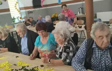 Wizyta senior&oacute;w ze Skalbmierza w Klubie Seniora w Kocinie 25
