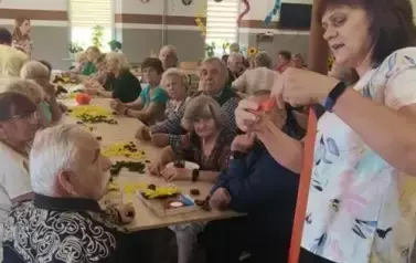 Wizyta senior&oacute;w ze Skalbmierza w Klubie Seniora w Kocinie 30