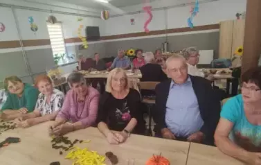 Wizyta senior&oacute;w ze Skalbmierza w Klubie Seniora w Kocinie 31