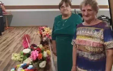 Wizyta senior&oacute;w ze Skalbmierza w Klubie Seniora w Kocinie 33
