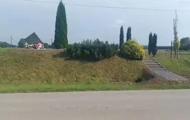 Remont chodnika przy Grobie Nieznanego Żołnierza w Charbinowicach 1
