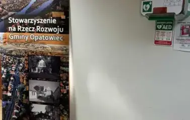 Bezpieczna Gmina Opatowiec &ndash; AED i pierwsza pomoc dla każdego Zakończenie projektu, szkolenia i uroczysty montaż defibrylatora 1
