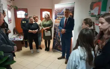 Bezpieczna Gmina Opatowiec &ndash; AED i pierwsza pomoc dla każdego Zakończenie projektu, szkolenia i uroczysty montaż defibrylatora 7