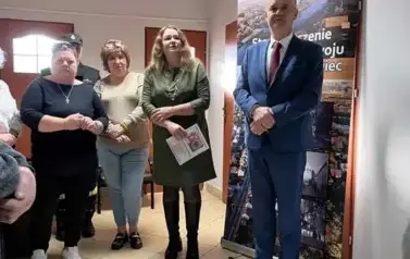 Bezpieczna Gmina Opatowiec &ndash; AED i pierwsza pomoc dla każdego Zakończenie projektu, szkolenia i uroczysty montaż defibrylatora 12