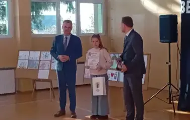 Uroczyste spotkanie podsumowujące konkurs profilaktyczny pn. &bdquo;Rodzina wolna od przemocy &ndash; przyszłość bez uzależnień&rdquo;  oraz wręczenie medali &bdquo;Za Długoletnią Służbę&rdquo;.  10