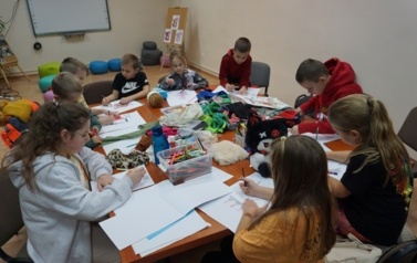Radosne obchody Dnia Pluszowego Misia w Bibliotece w Opatowcu 2