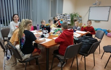 Radosne obchody Dnia Pluszowego Misia w Bibliotece w Opatowcu 4