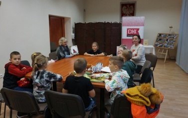 Radosne obchody Dnia Pluszowego Misia w Bibliotece w Opatowcu 13