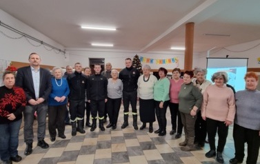 Zajęcia edukacyjne z zakresu bezpieczeństwa pożarowego dla senior&oacute;w w Kocinie 1