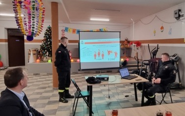 Zajęcia edukacyjne z zakresu bezpieczeństwa pożarowego dla senior&oacute;w w Kocinie 2