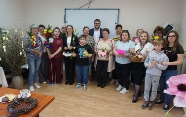 Międzypokoleniowe Warsztaty Wielkanocne w Instytucji Kultury w Opatowcu 12