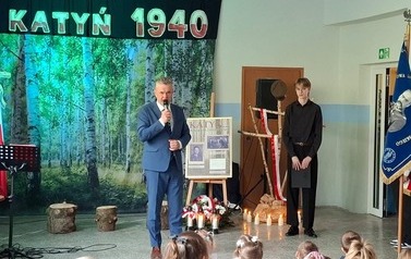&bdquo;Pamięć, kt&oacute;rej nie zatrze czas&rdquo; &ndash; uroczystość z okazji Dnia Pamięci Ofiar Zbrodni Katyńskiej 1
