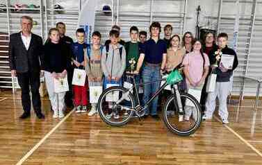 Sukces uczni&oacute;w w Powiatowym Finale Turnieju &bdquo;Bezpieczeństwo w Ruchu Drogowym&rdquo; w Kazimierzy Wielkiej 1