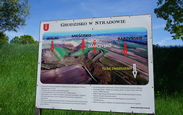 Śladami historii i opowieści &ndash; wyjazd Klubowicz&oacute;w DKK do Stradowa i Kazimierzy Wielkiej 24