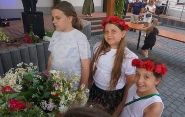 Wianki nad Wisłą w Opatowcu &ndash; tradycja, integracja i edukacja międzypokoleniowa 23