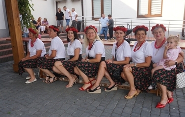 Wianki nad Wisłą w Opatowcu &ndash; tradycja, integracja i edukacja międzypokoleniowa 27