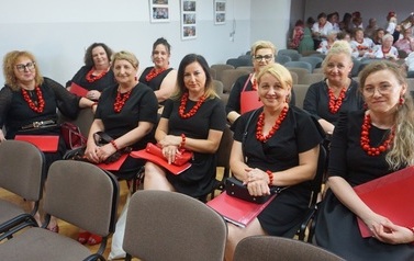 Wianki nad Wisłą w Opatowcu &ndash; tradycja, integracja i edukacja międzypokoleniowa 32