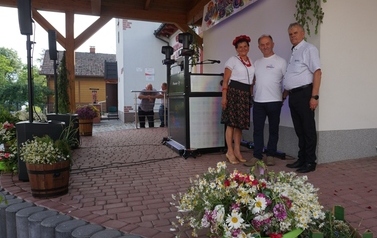 Wianki nad Wisłą w Opatowcu &ndash; tradycja, integracja i edukacja międzypokoleniowa 33
