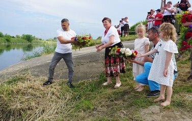 Wianki nad Wisłą w Opatowcu &ndash; tradycja, integracja i edukacja międzypokoleniowa 56
