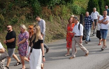 Wianki nad Wisłą w Opatowcu &ndash; tradycja, integracja i edukacja międzypokoleniowa 69