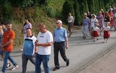 Wianki nad Wisłą w Opatowcu &ndash; tradycja, integracja i edukacja międzypokoleniowa 71