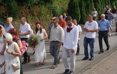 Wianki nad Wisłą w Opatowcu &ndash; tradycja, integracja i edukacja międzypokoleniowa 72