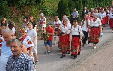 Wianki nad Wisłą w Opatowcu &ndash; tradycja, integracja i edukacja międzypokoleniowa 82