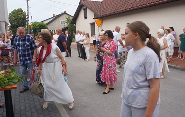 Wianki nad Wisłą w Opatowcu &ndash; tradycja, integracja i edukacja międzypokoleniowa 112