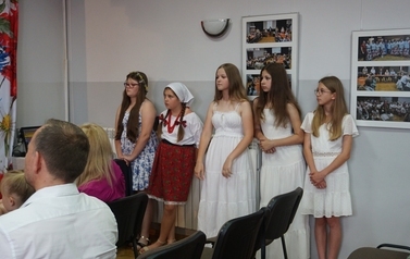 Wianki nad Wisłą w Opatowcu &ndash; tradycja, integracja i edukacja międzypokoleniowa 178