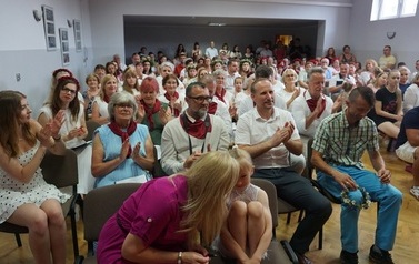 Wianki nad Wisłą w Opatowcu &ndash; tradycja, integracja i edukacja międzypokoleniowa 194