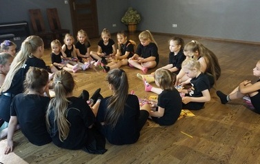Podsumowanie sezonu artystycznego Skakanka.Dance w Instytucji Kultury w Opatowcu 1