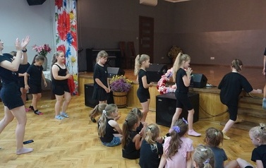 Podsumowanie sezonu artystycznego Skakanka.Dance w Instytucji Kultury w Opatowcu 8