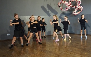 Podsumowanie sezonu artystycznego Skakanka.Dance w Instytucji Kultury w Opatowcu 11