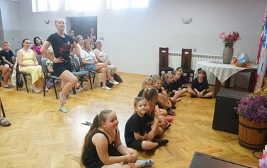 Podsumowanie sezonu artystycznego Skakanka.Dance w Instytucji Kultury w Opatowcu 15